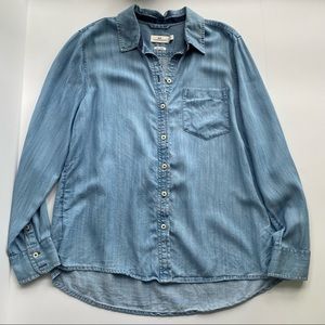 Vineyard Vines Chambray Relaxed Button Down Size 8